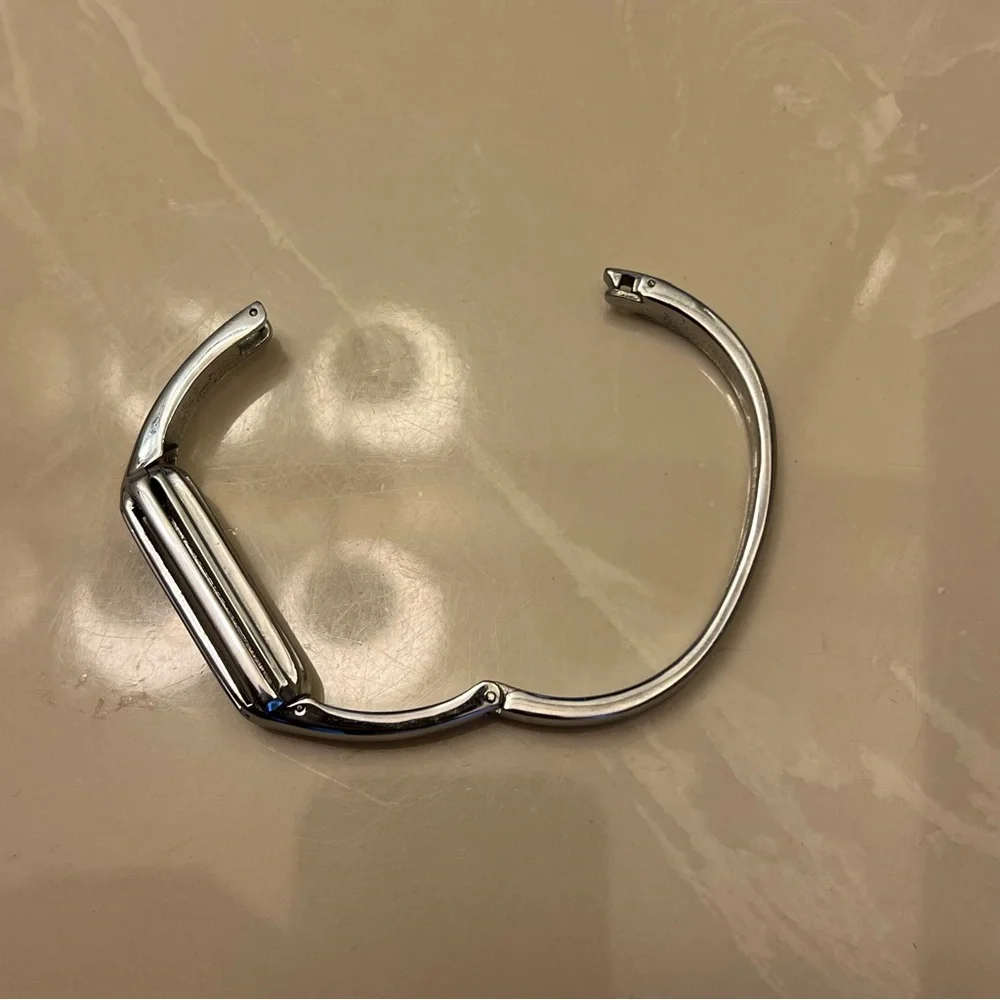 Fitbit Bangle (Rare color,‎ MSRP of 60$, for Fitbit flex 2)